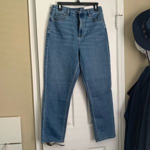Brand new AE mom jeans